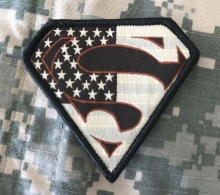 خطاف التصحيح التكتيكي من BuckUp Super man USA Tan Subdued Patches 2.75 &quot;